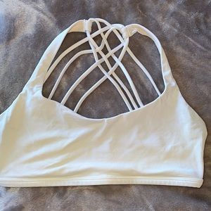 Lululemon Free to be Wild sports bra!!